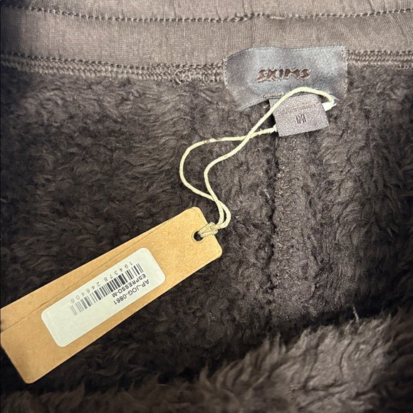 SKIMS medium high pile Sherpa chocolate Brown Fleece teddy joggers - Picture 3 of 7